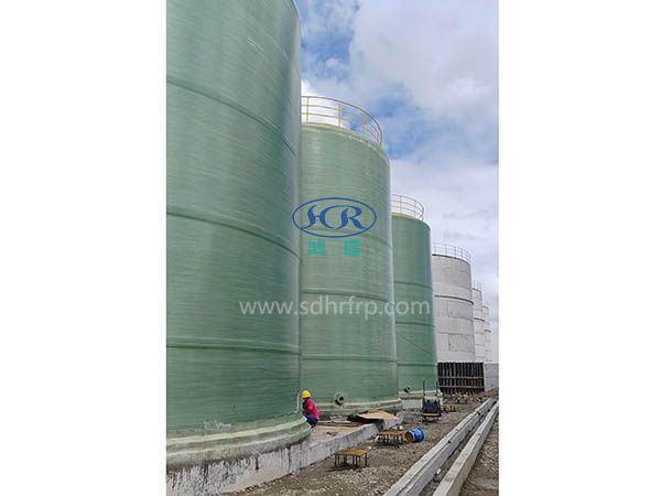 蘇州玻璃鋼大型儲(chǔ)罐現(xiàn)場(chǎng)制作完成